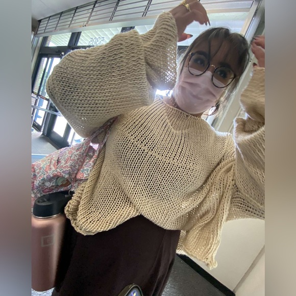 Meet your Posher, Cassidy - Picture 3 of 3